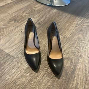 Calvin Klein leather black pumps